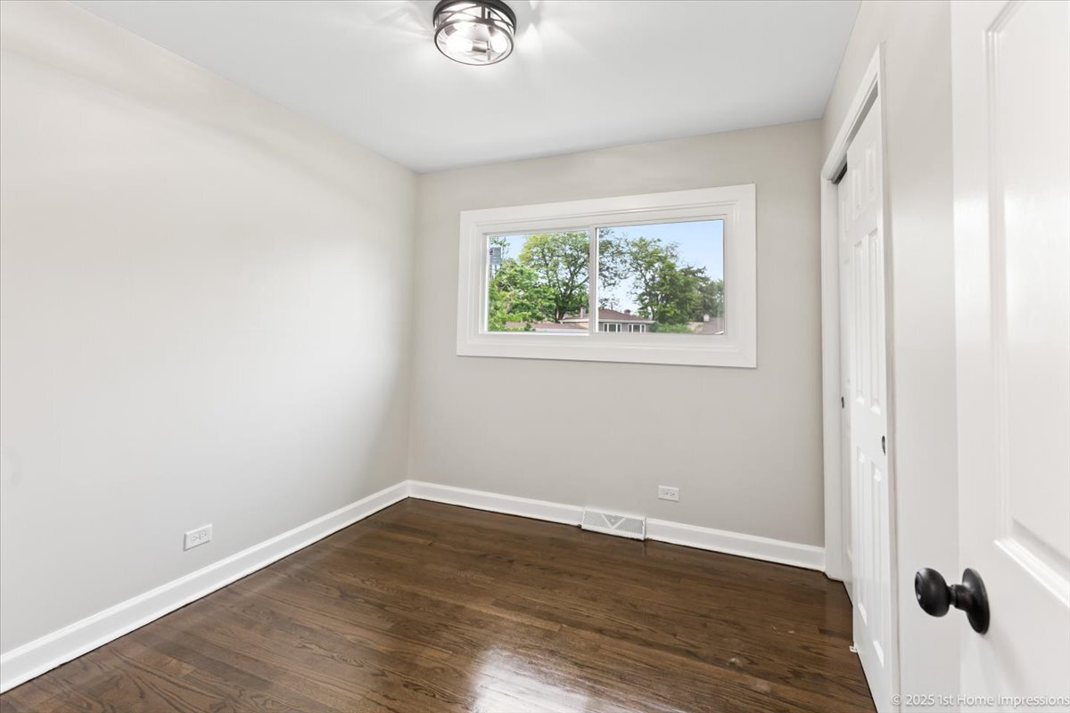 16211 Joyce Circle, South Holland, IL 60473