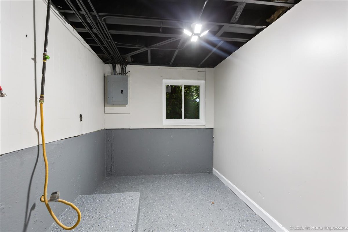 16211 Joyce Circle, South Holland, IL 60473