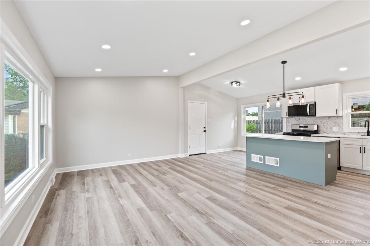 16211 Joyce Circle, South Holland, IL 60473