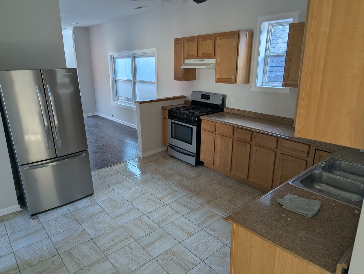 11316 S Indiana Avenue, Chicago, IL 60628