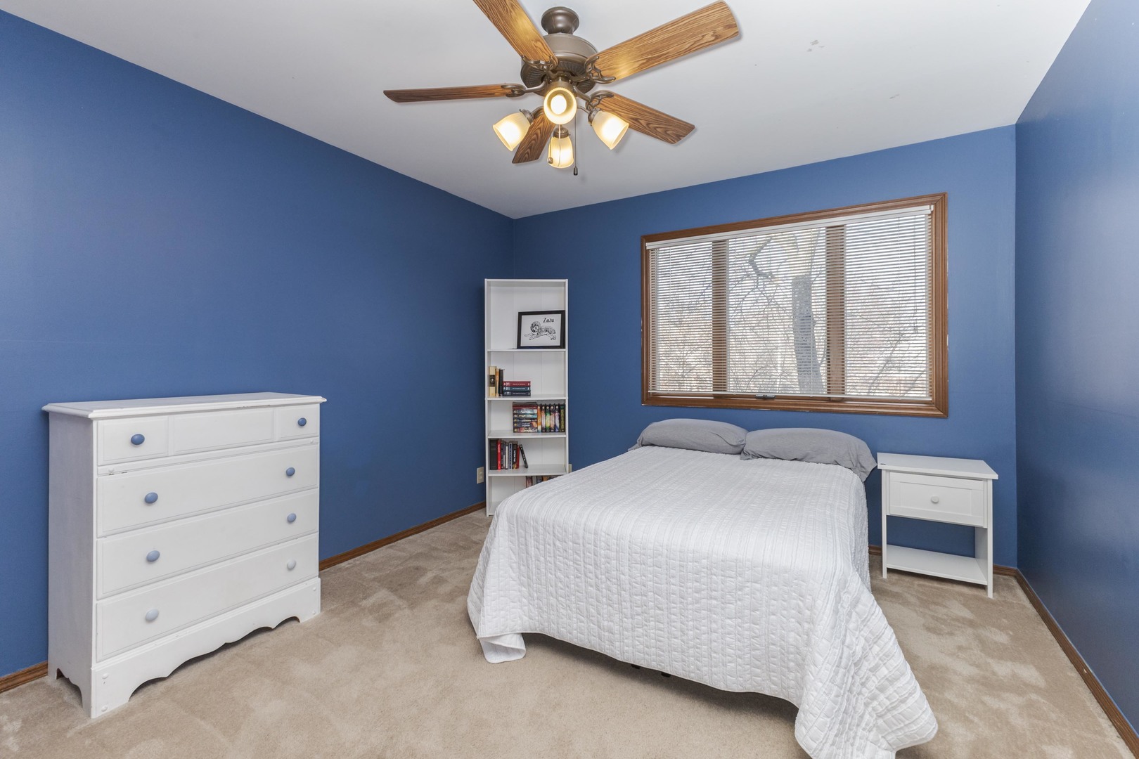 2813 Stonehurst Drive, Bloomington, IL 61704