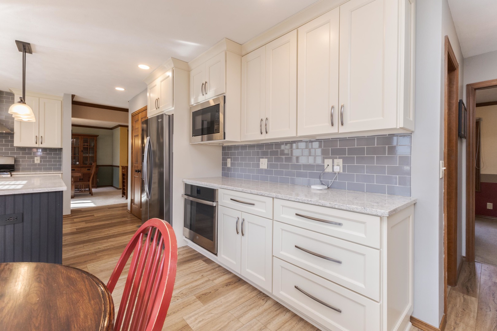 2813 Stonehurst Drive, Bloomington, IL 61704