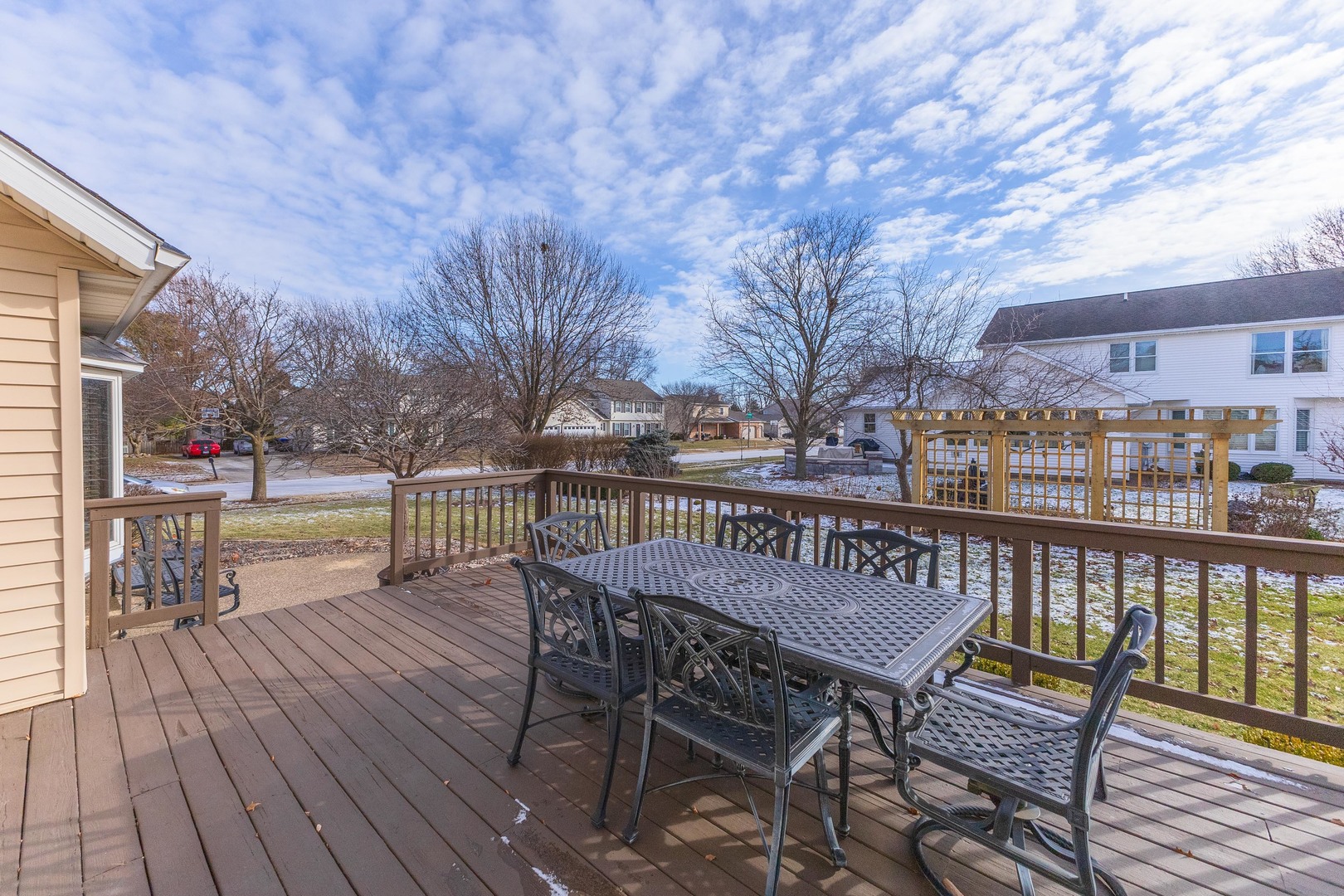 2813 Stonehurst Drive, Bloomington, IL 61704