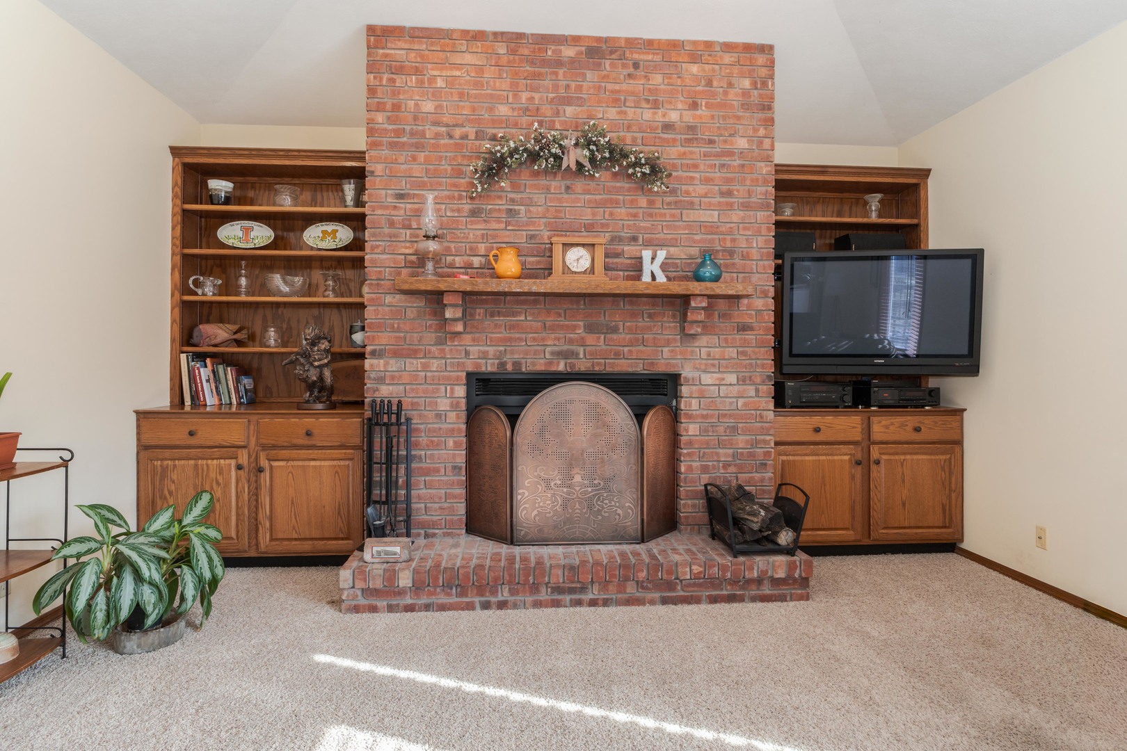 2813 Stonehurst Drive, Bloomington, IL 61704