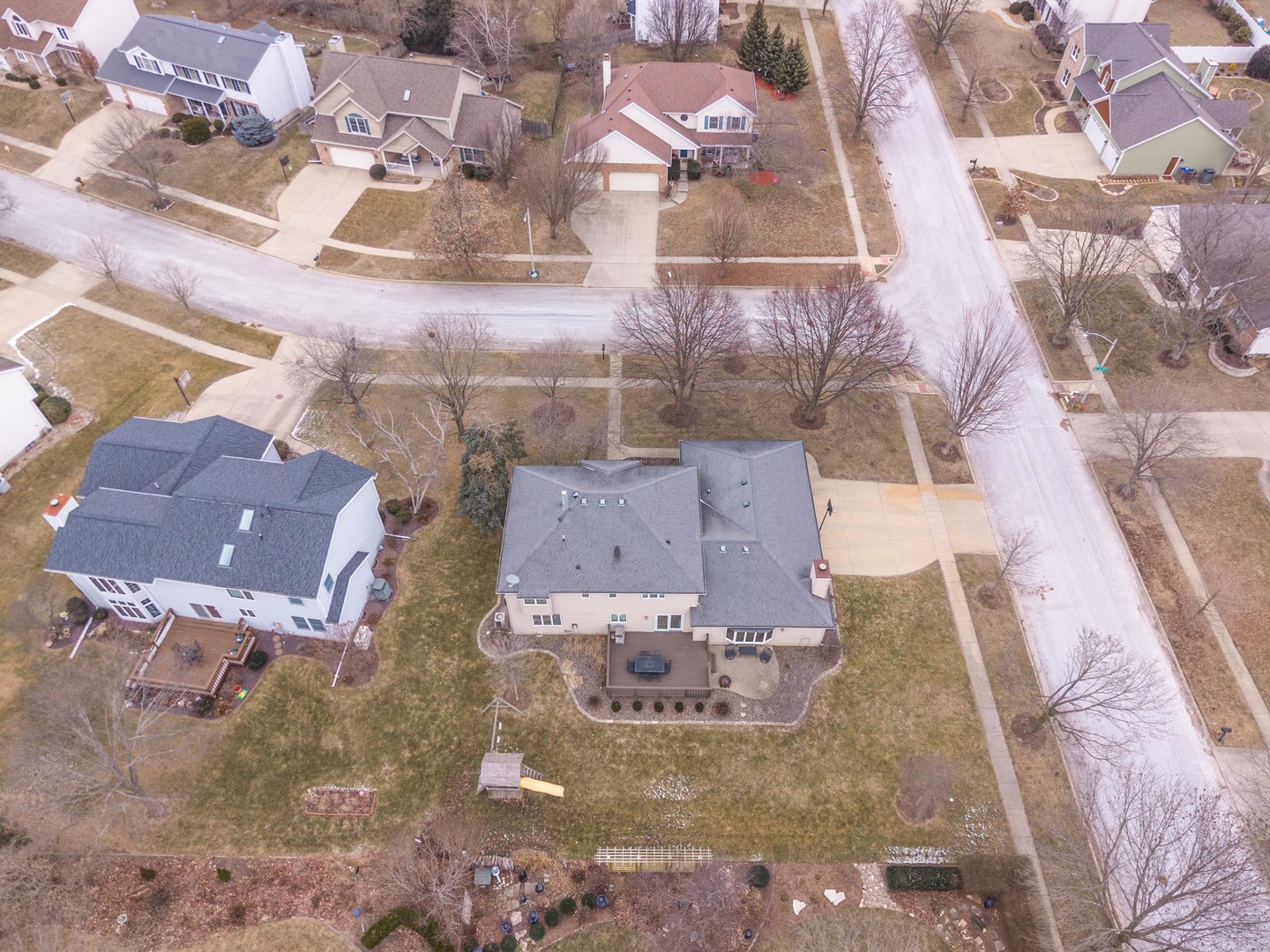 2813 Stonehurst Drive, Bloomington, IL 61704