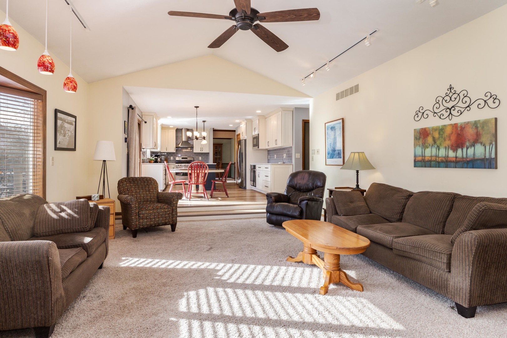 2813 Stonehurst Drive, Bloomington, IL 61704