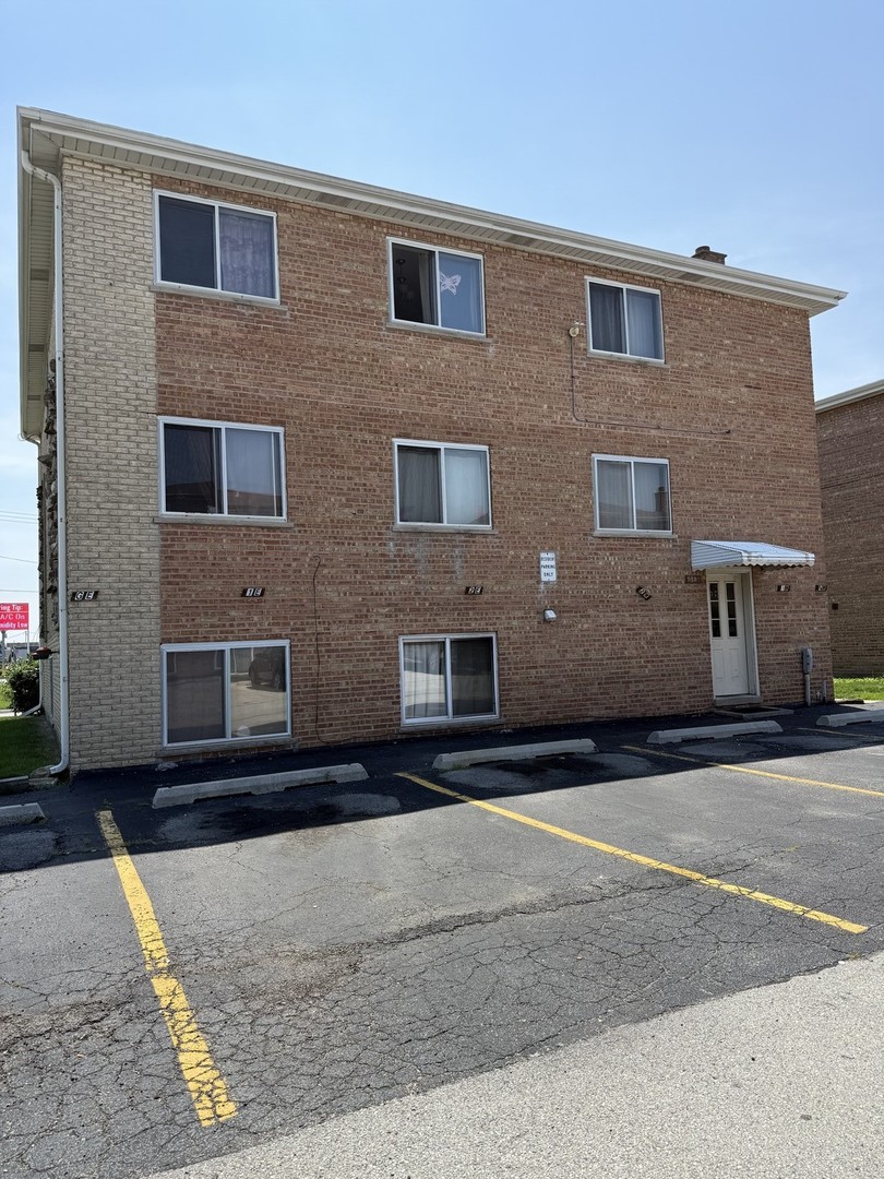 9202 Seymour Avenue, Schiller Park, IL 60176