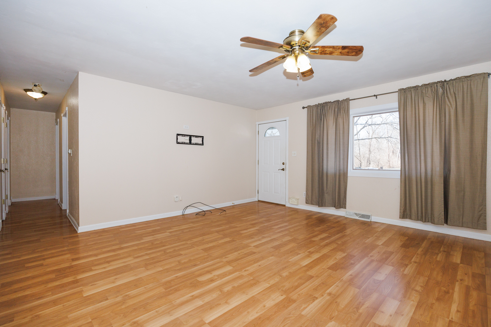 8021 Pine Avenue, Downs, IL 61736