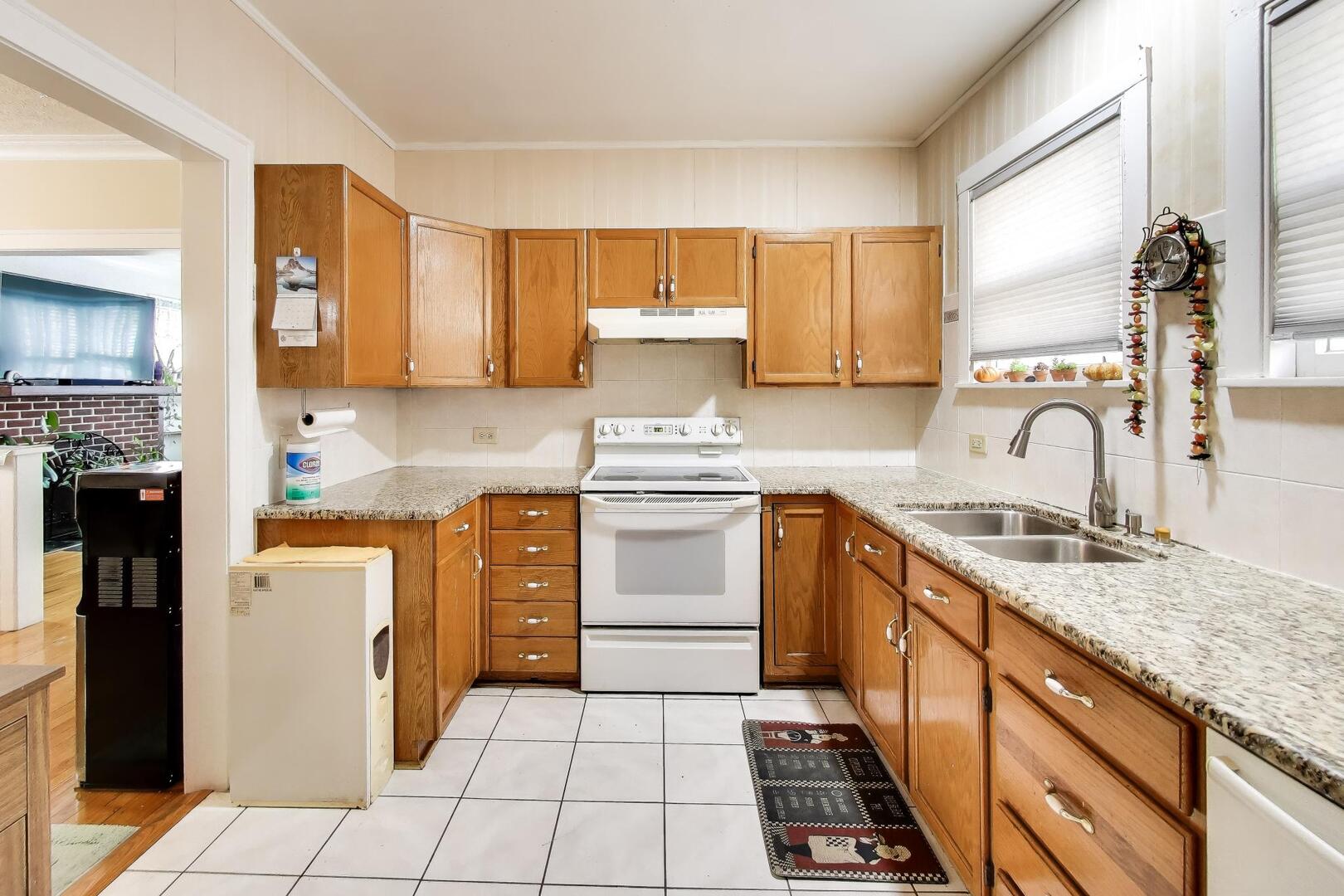 8723 Callie Avenue, Morton Grove, IL 60053