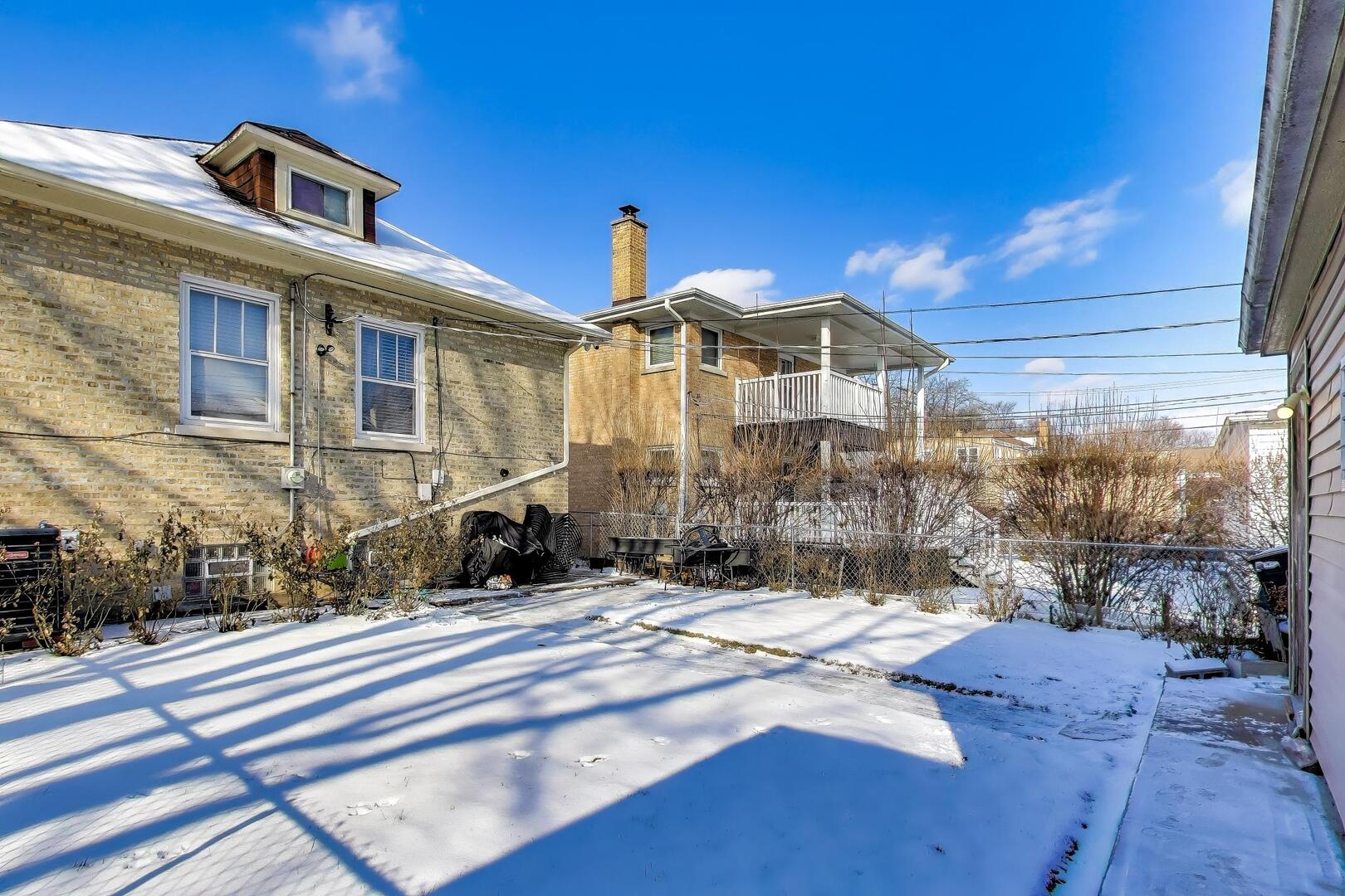 8723 Callie Avenue, Morton Grove, IL 60053