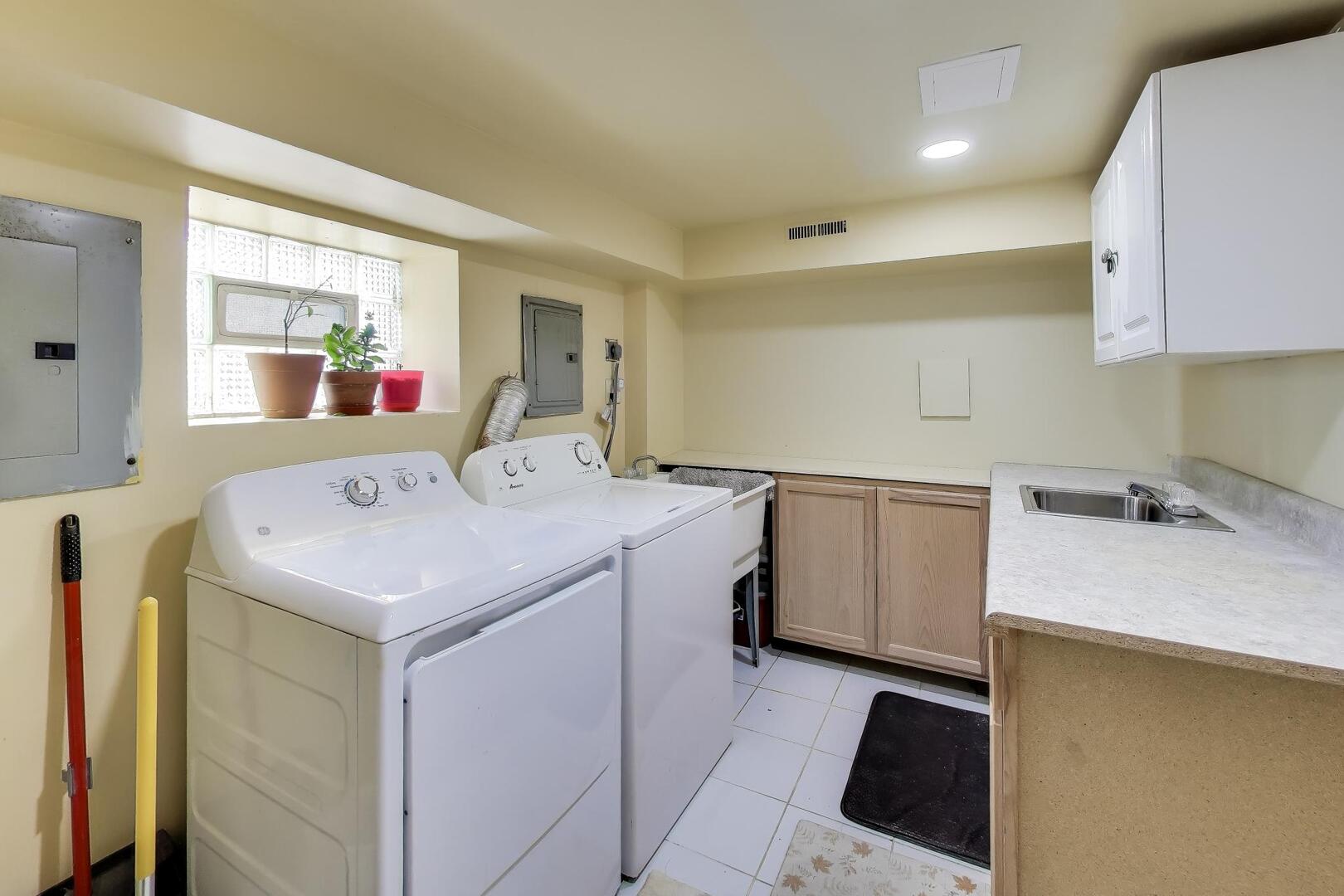 8723 Callie Avenue, Morton Grove, IL 60053