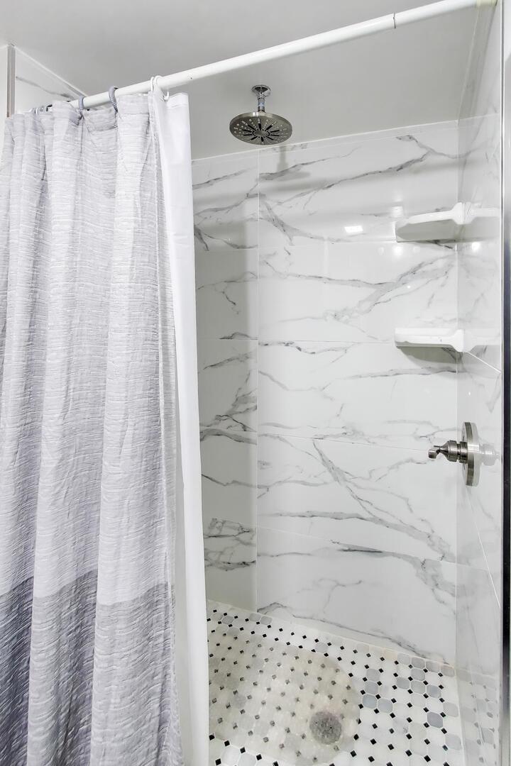 8723 Callie Avenue, Morton Grove, IL 60053