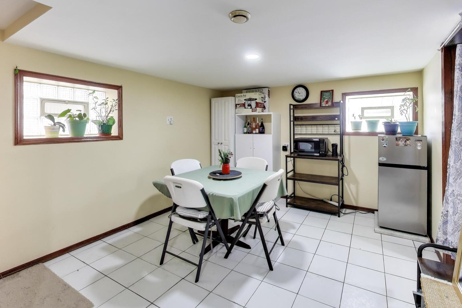 8723 Callie Avenue, Morton Grove, IL 60053