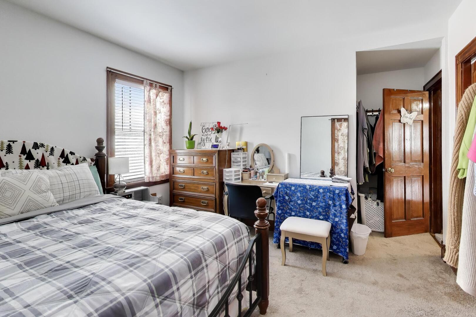 8723 Callie Avenue, Morton Grove, IL 60053