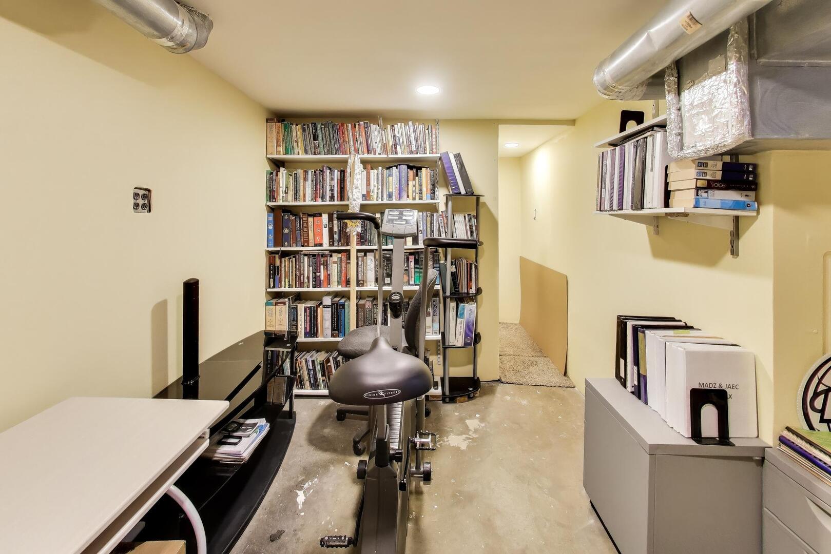 8723 Callie Avenue, Morton Grove, IL 60053