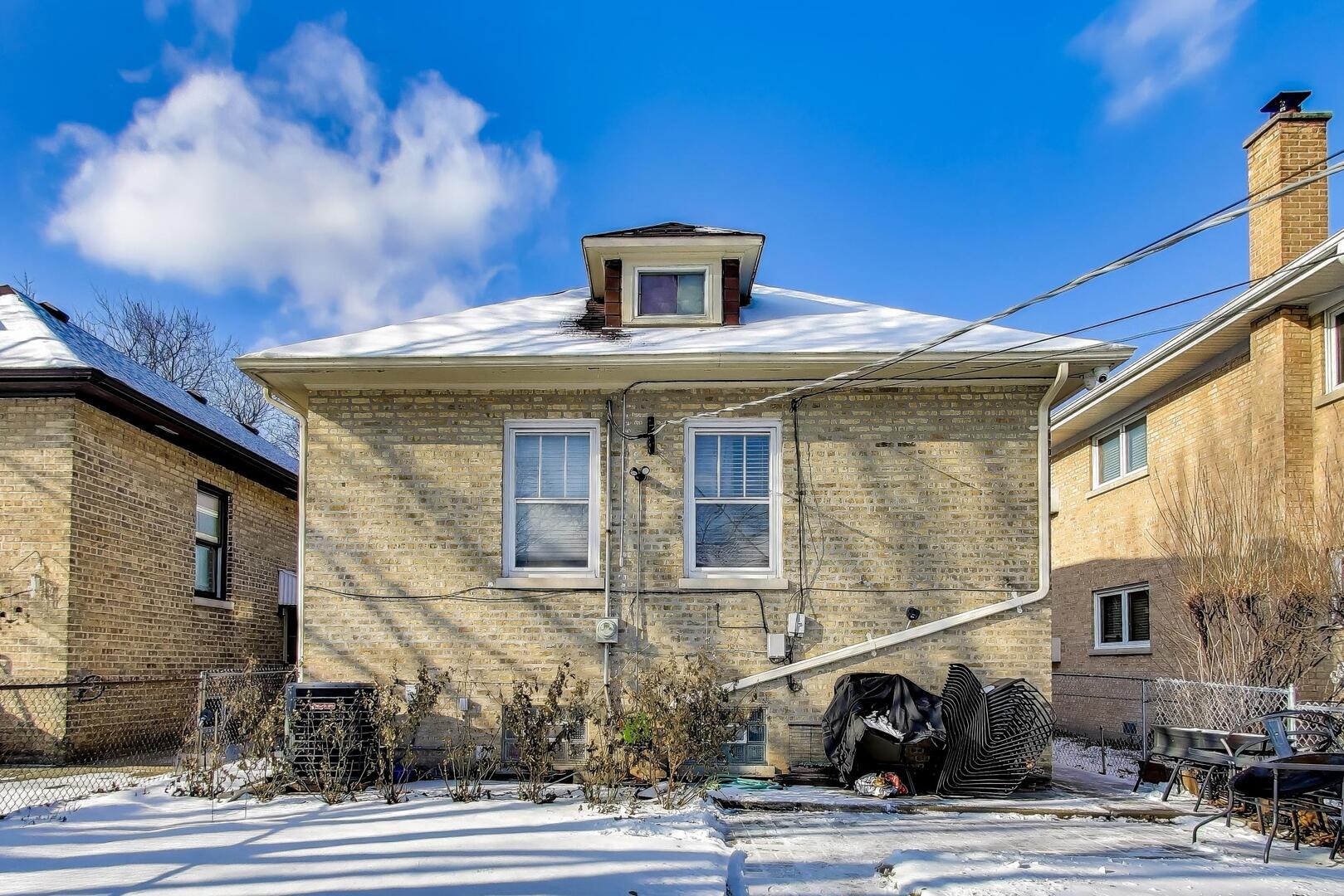 8723 Callie Avenue, Morton Grove, IL 60053