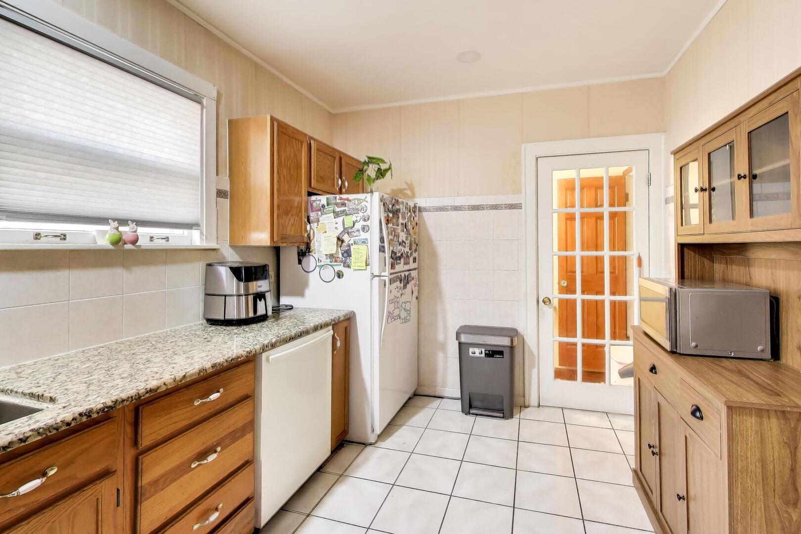 8723 Callie Avenue, Morton Grove, IL 60053