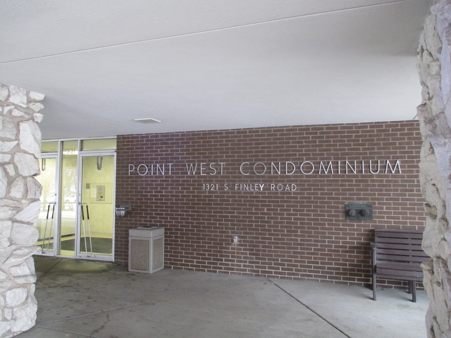 1321 S Finley Road #211, Lombard, IL 60148