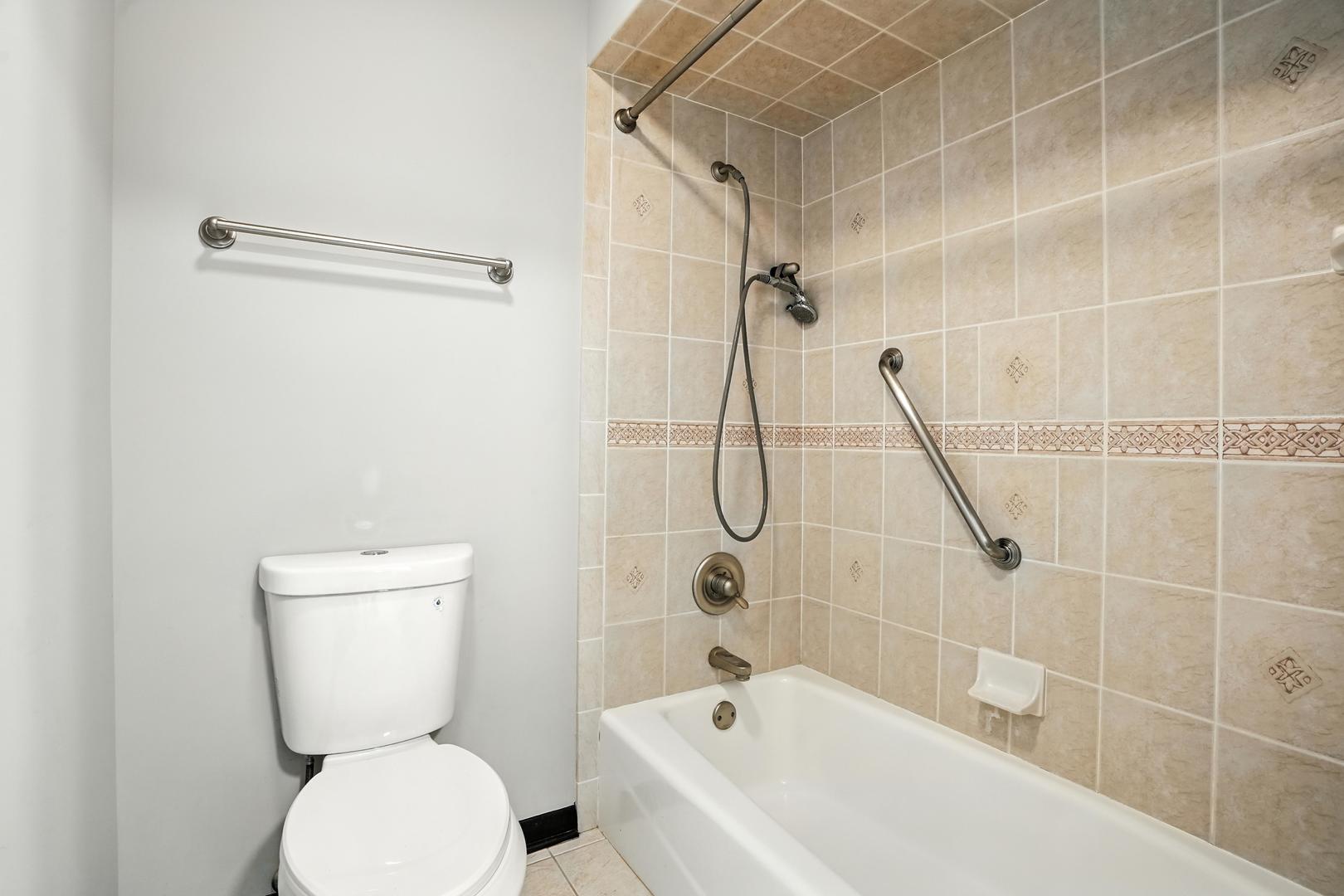 2711 Edgewood Drive, Dyer, IN 46311