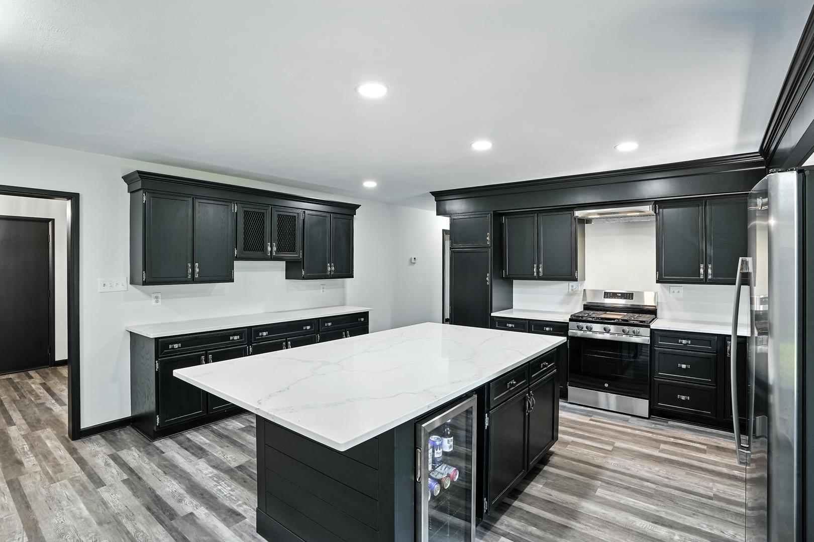 2711 Edgewood Drive, Dyer, IN 46311