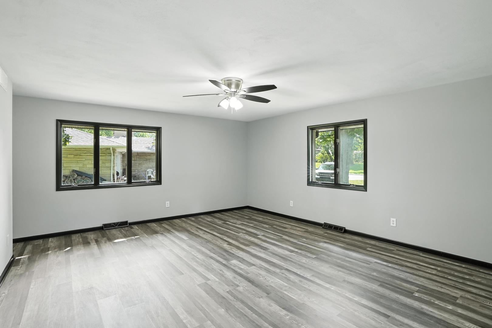 2711 Edgewood Drive, Dyer, IN 46311