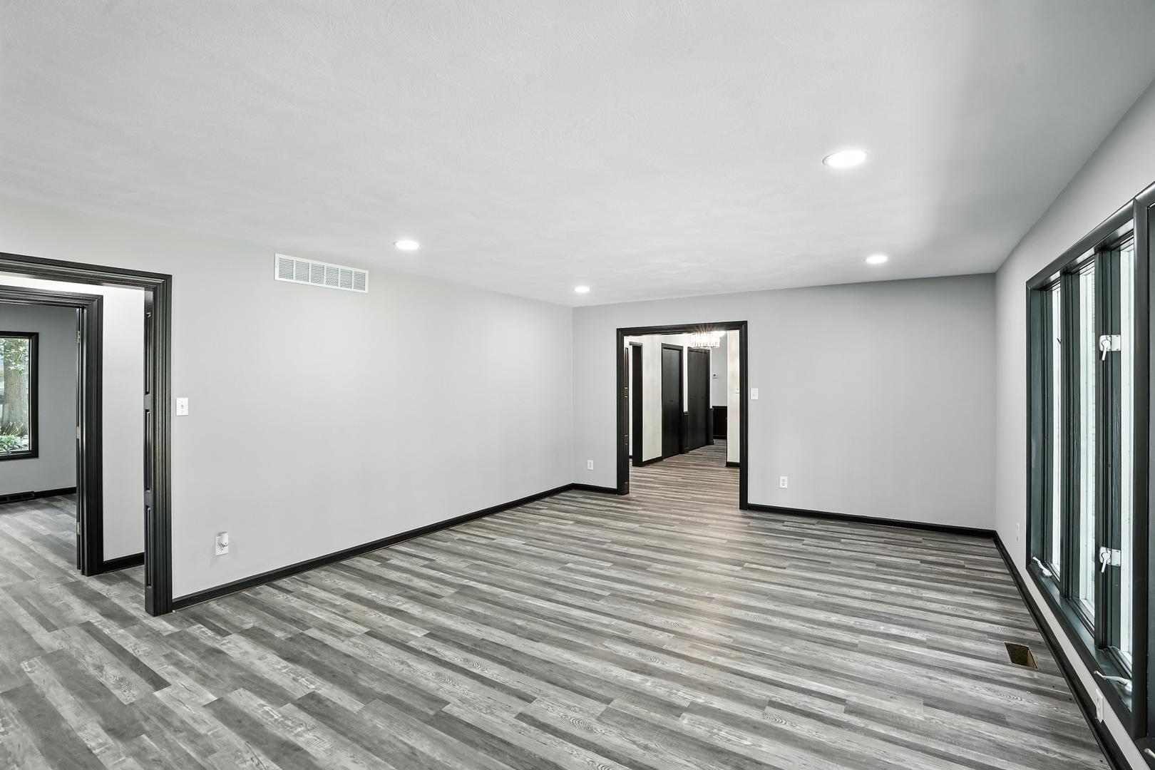 2711 Edgewood Drive, Dyer, IN 46311