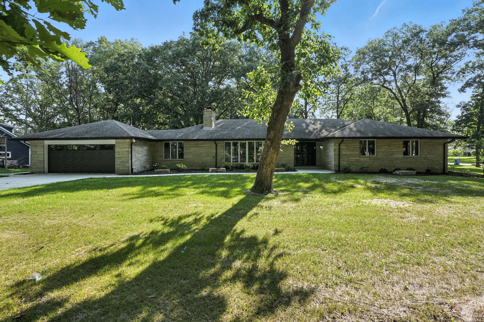 2711 Edgewood Drive, Dyer, IN 46311