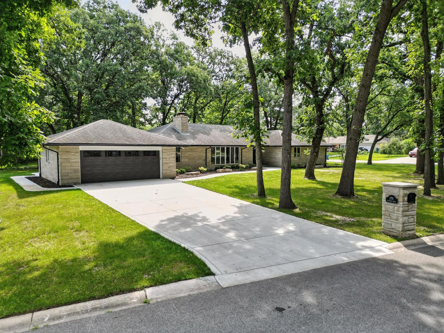 2711 Edgewood Drive, Dyer, IN 46311