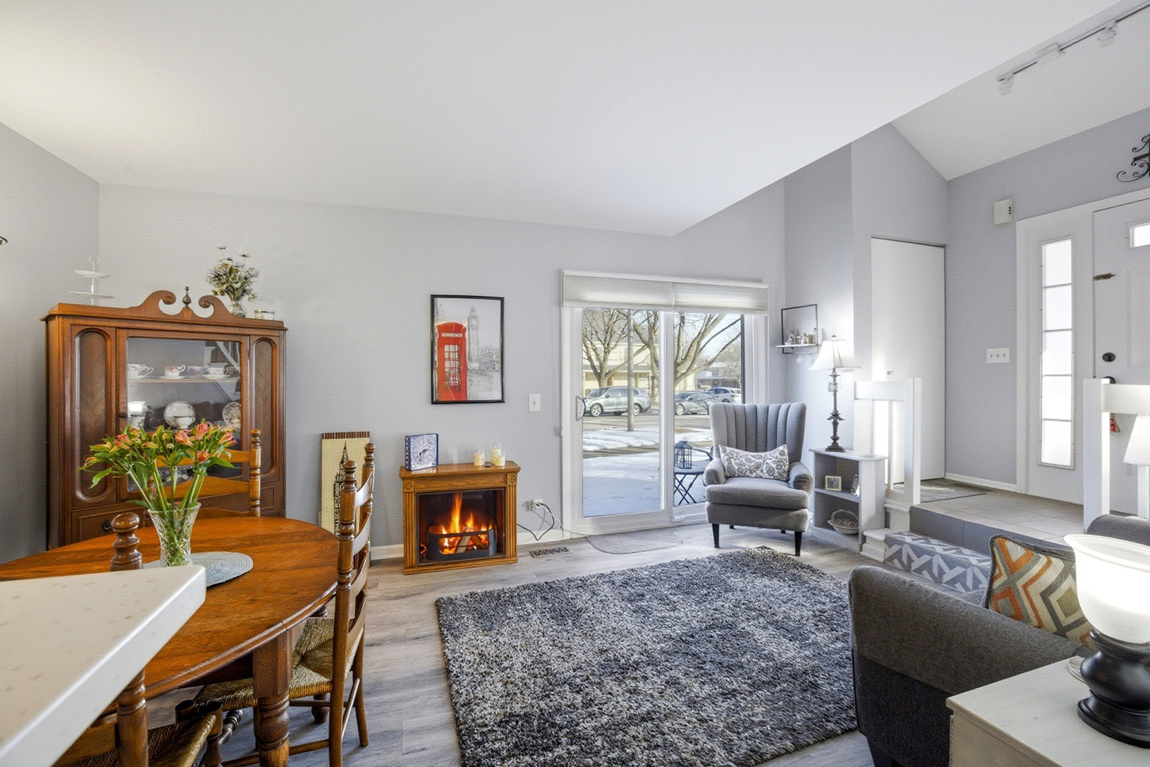 1511 Queensgreen Court, Naperville, IL 60563