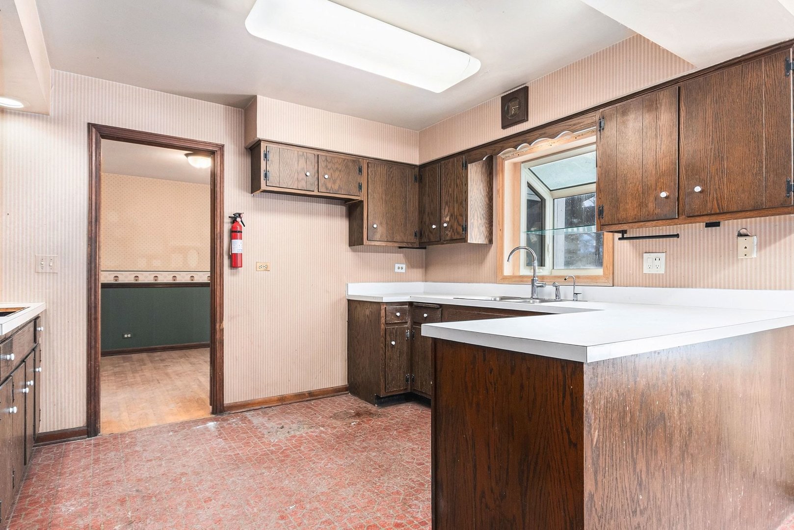 1706 S Stewart Avenue, Lombard, IL 60148