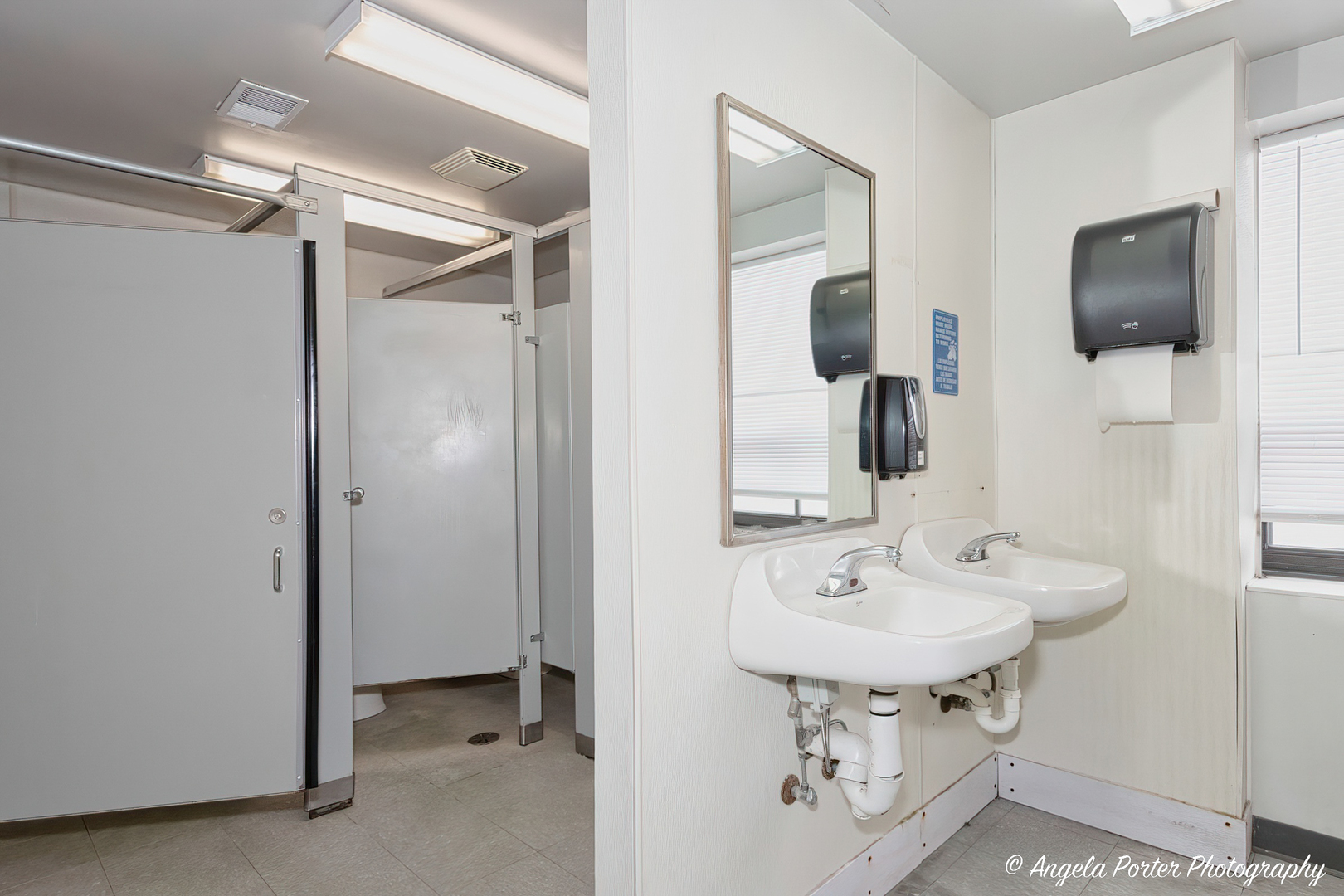 947 Carney Court, Antioch, IL 60002