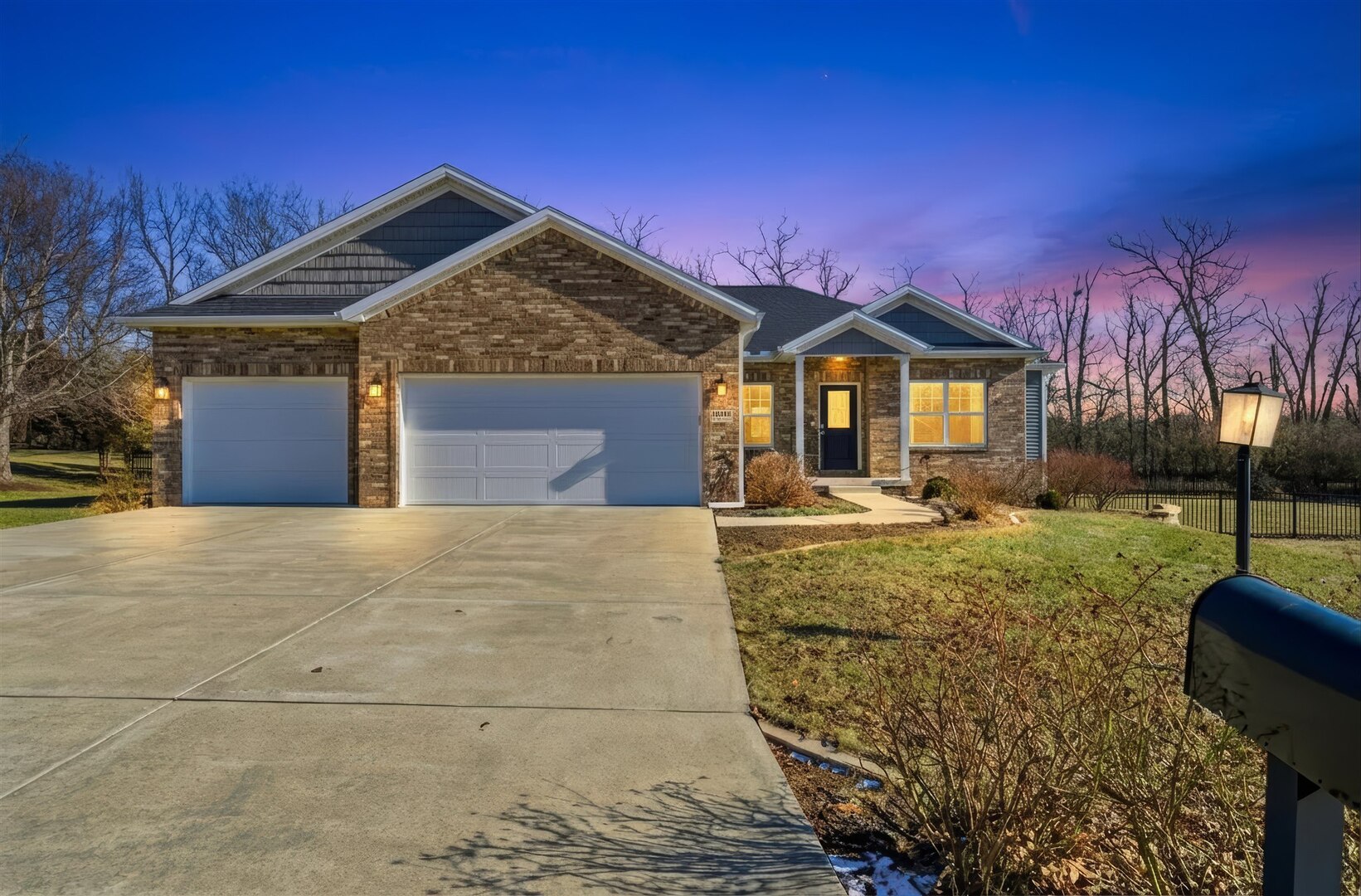 13591 Fawn Drive, Bloomington, IL 61705