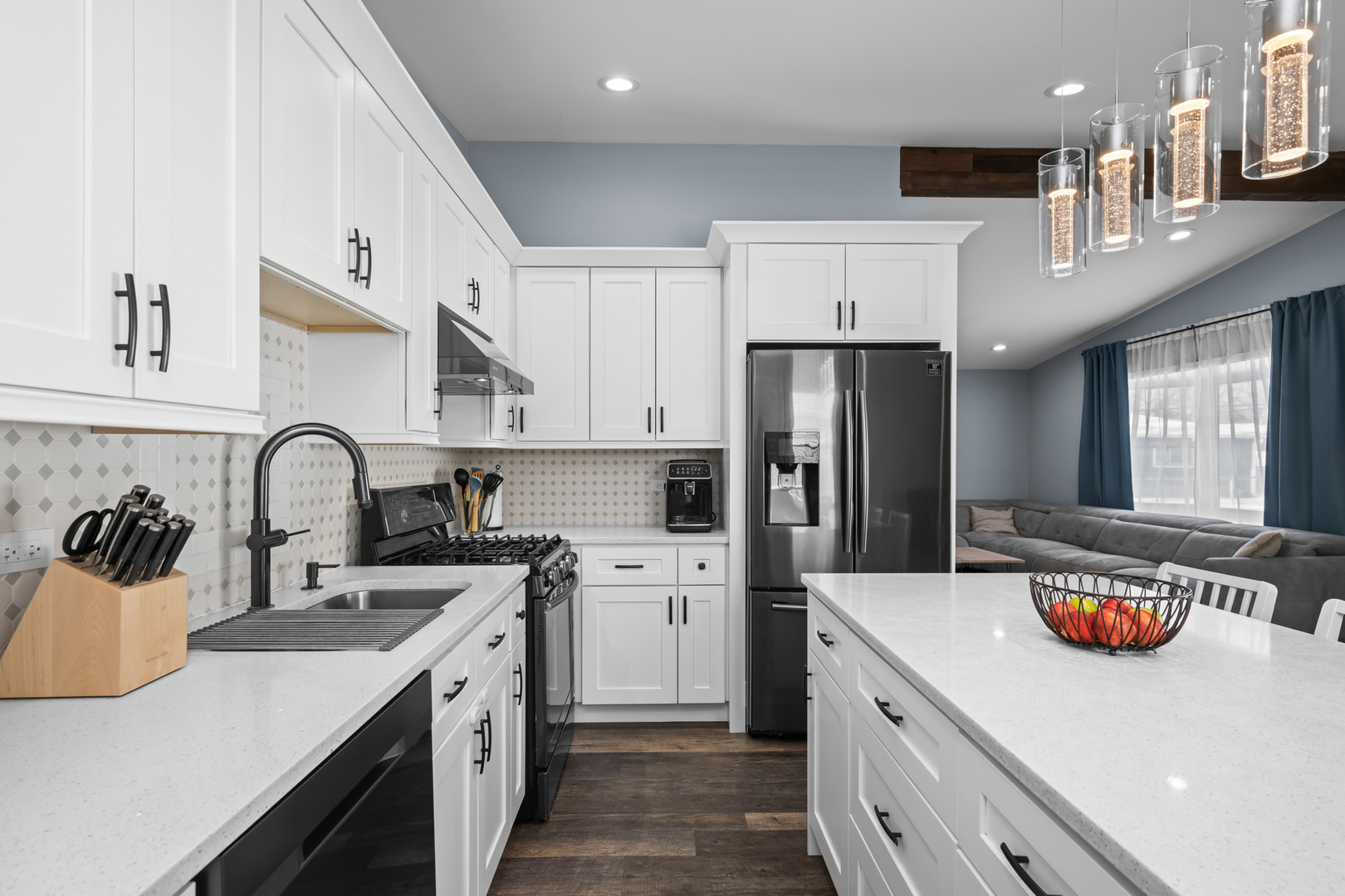 2212 Fulle Street, Rolling Meadows, IL 60008