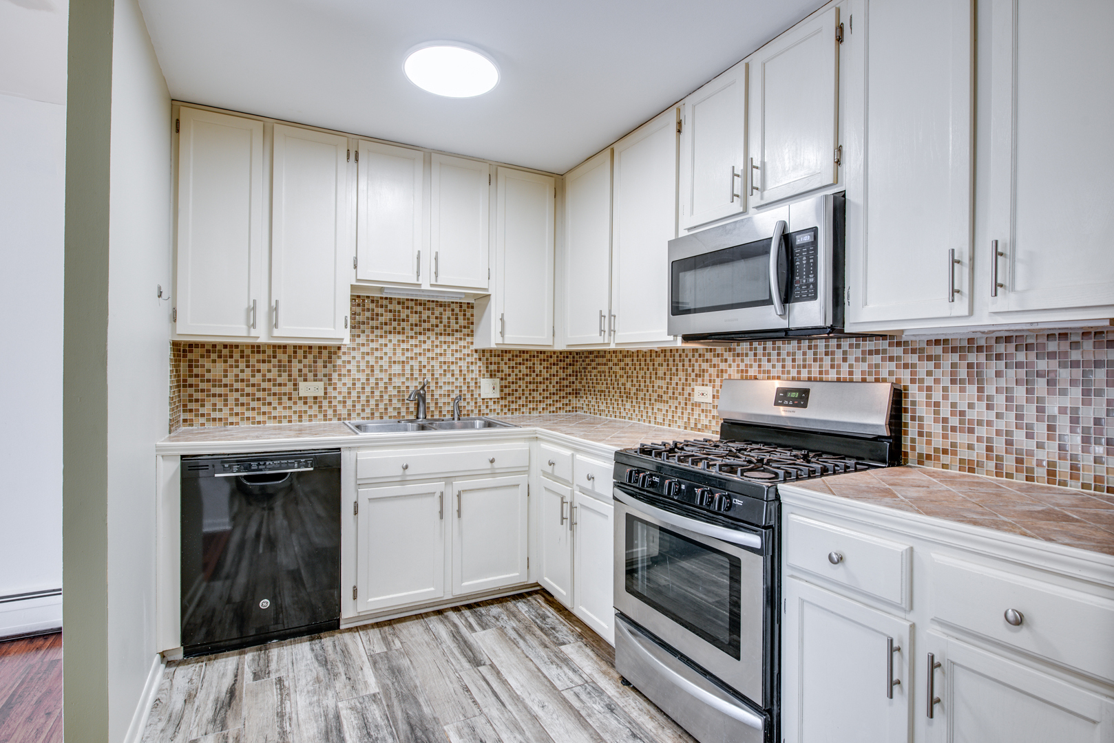 1049 W Ogden Avenue #1-112, Naperville, IL 60563