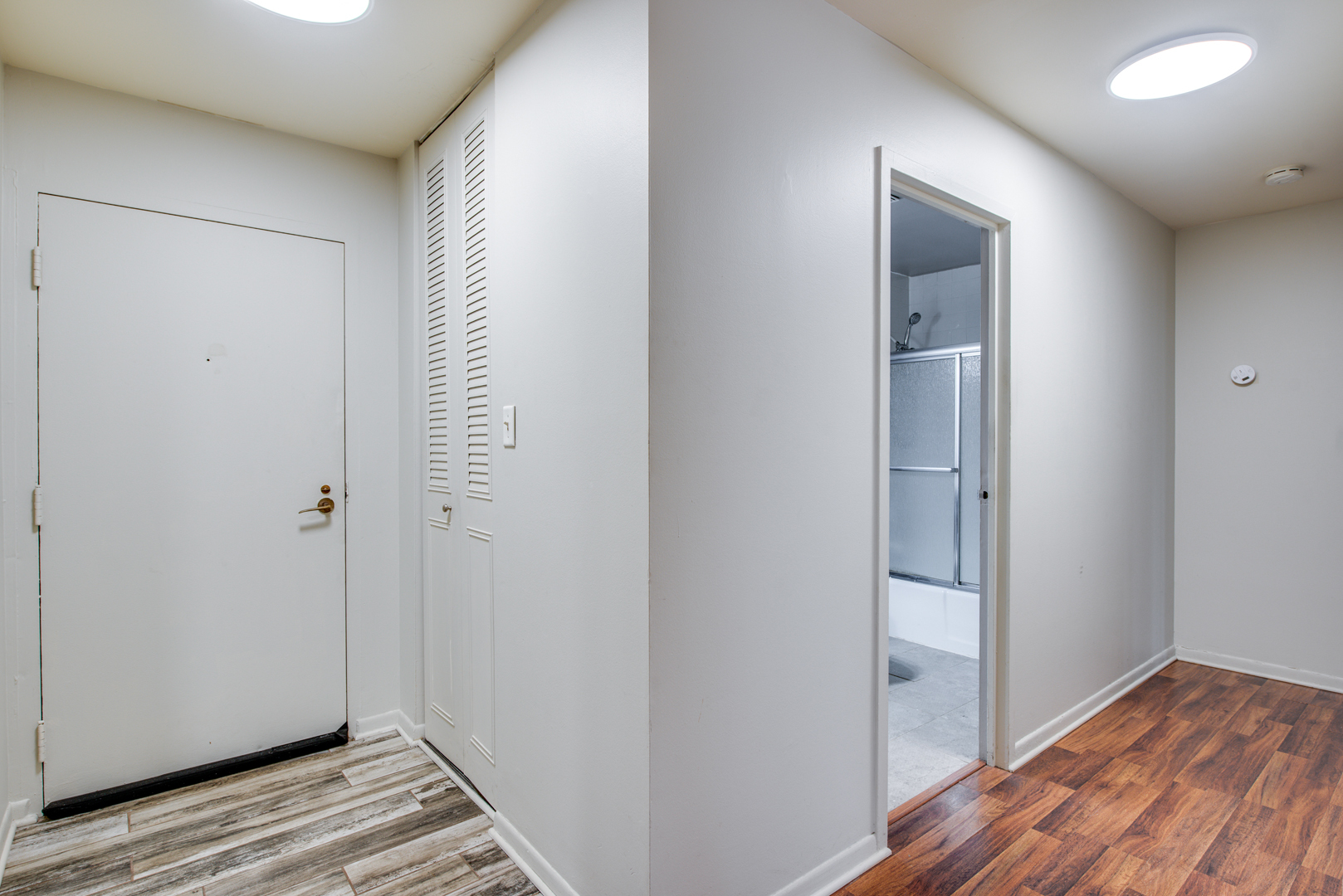 1049 W Ogden Avenue #1-112, Naperville, IL 60563