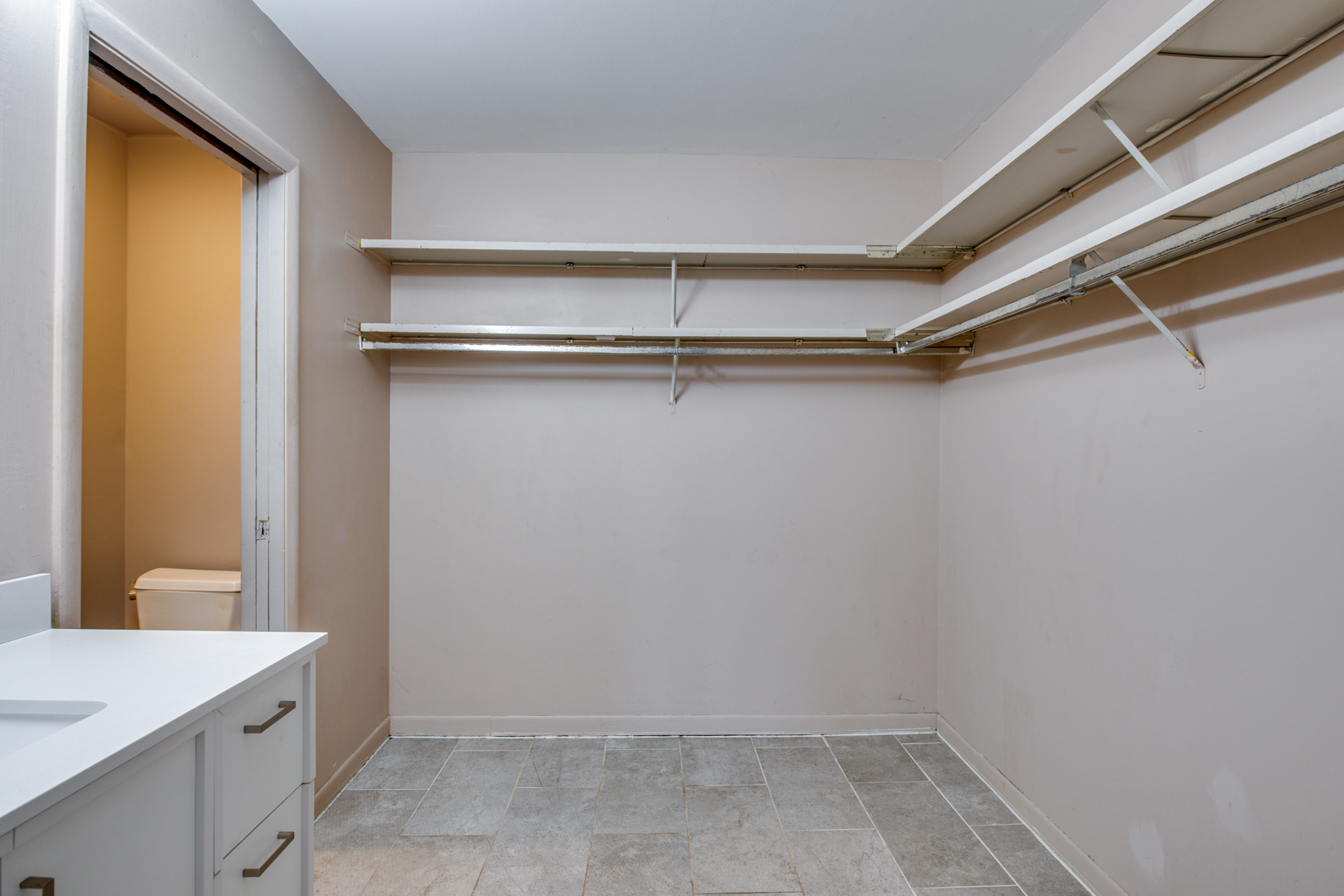 1049 W Ogden Avenue #1-112, Naperville, IL 60563