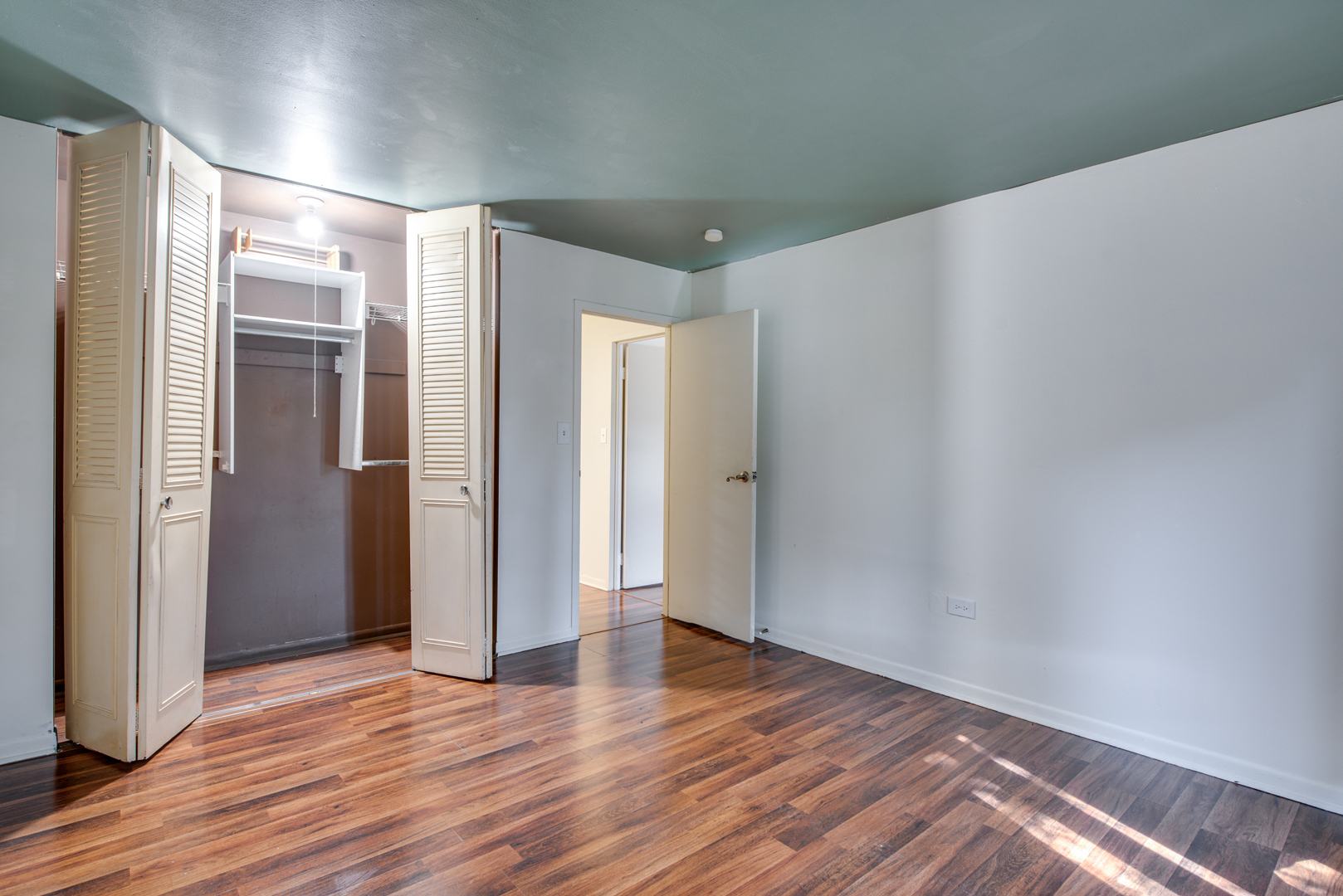 1049 W Ogden Avenue #1-112, Naperville, IL 60563