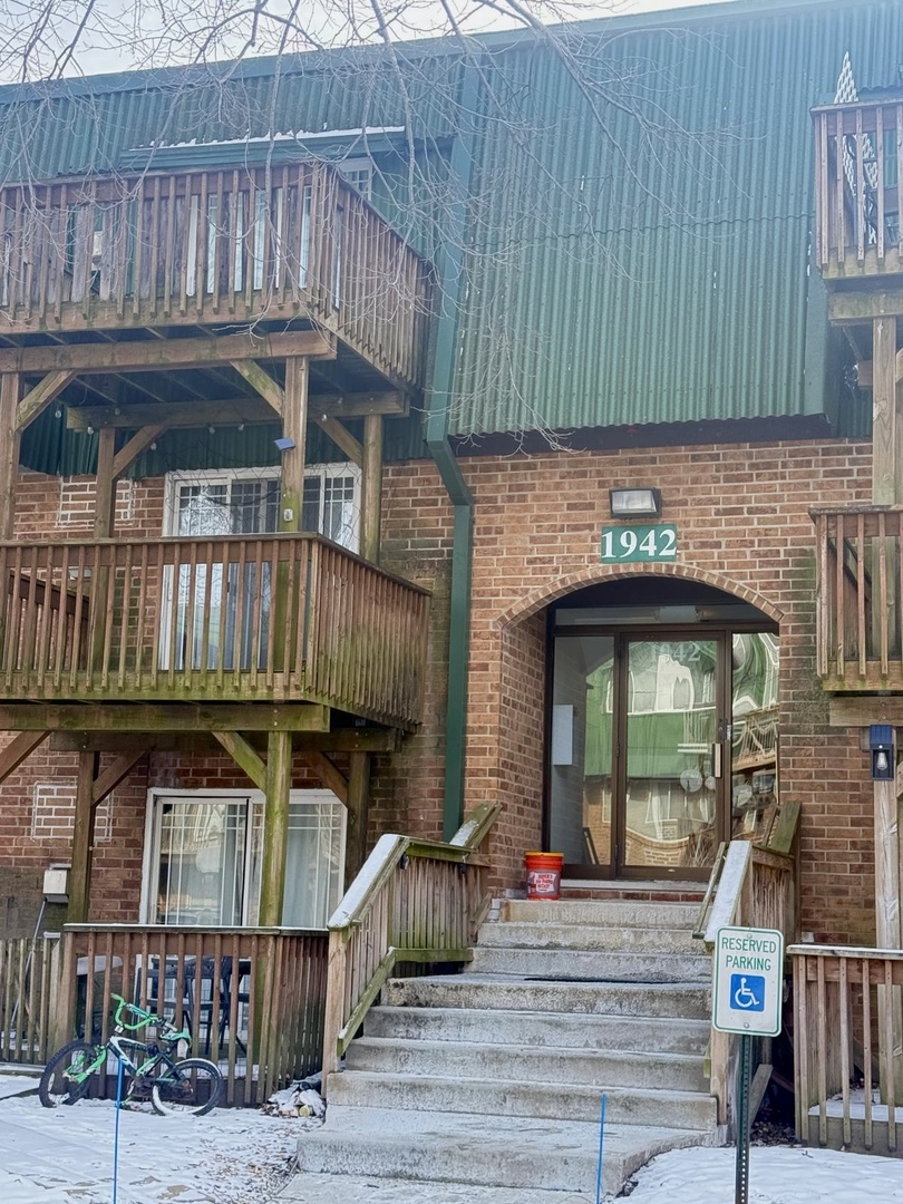 1942 Tall Oaks Drive #3B, Aurora, IL 60505