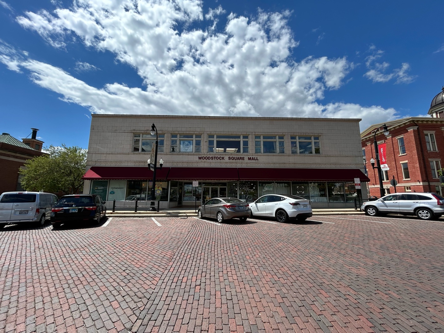 110 S Johnson Street, Woodstock, IL 60098