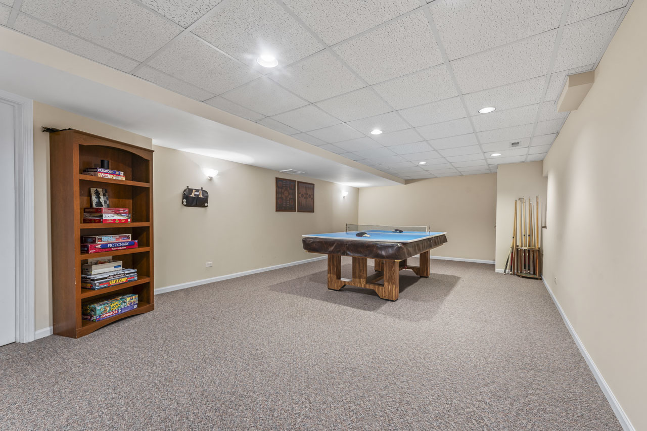 1575 Old Forge Road, Bartlett, IL 60103