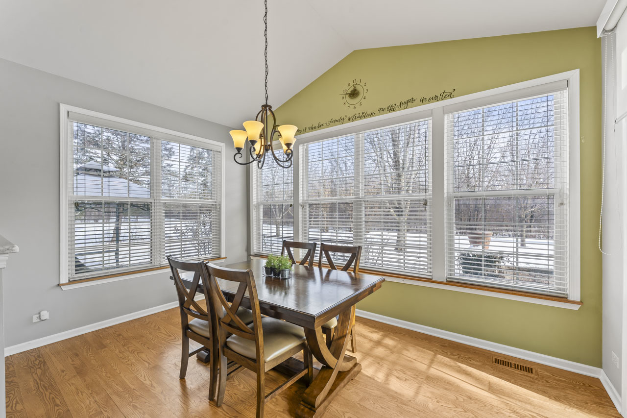 1575 Old Forge Road, Bartlett, IL 60103