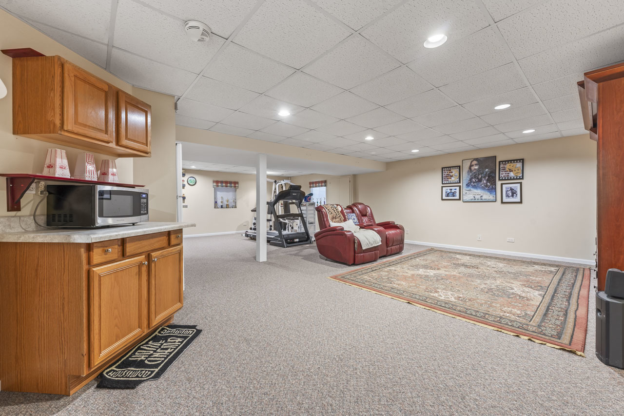 1575 Old Forge Road, Bartlett, IL 60103