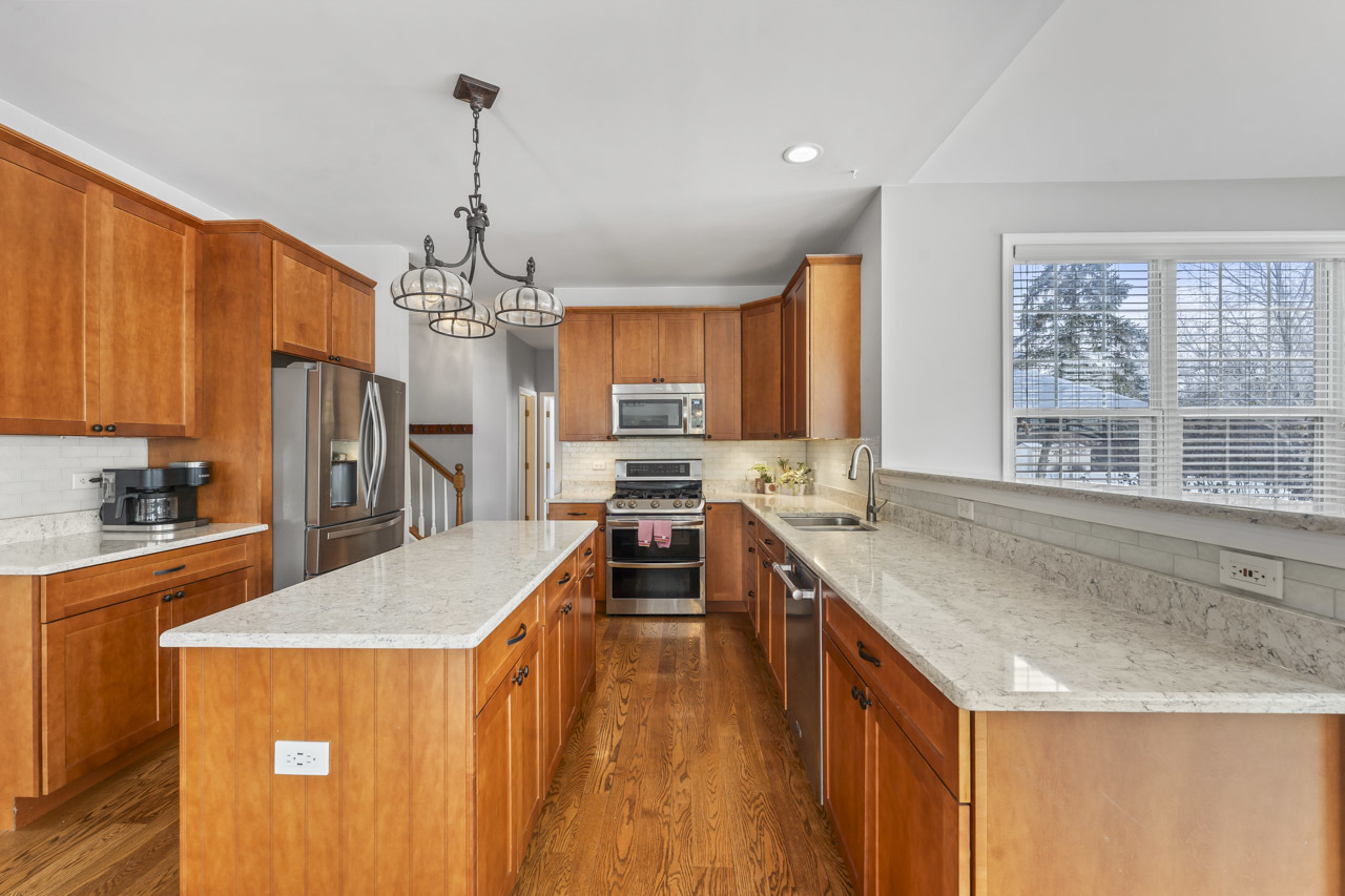 1575 Old Forge Road, Bartlett, IL 60103