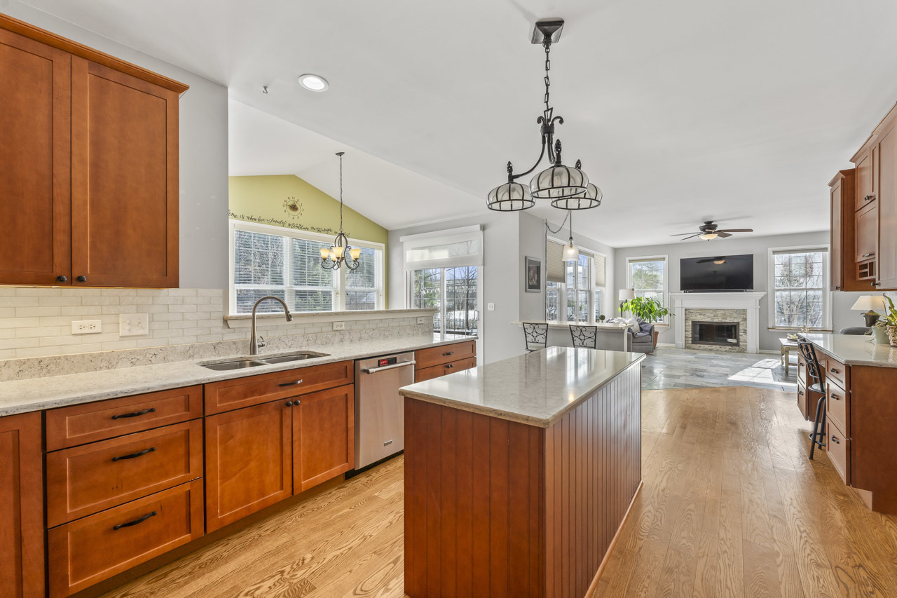 1575 Old Forge Road, Bartlett, IL 60103