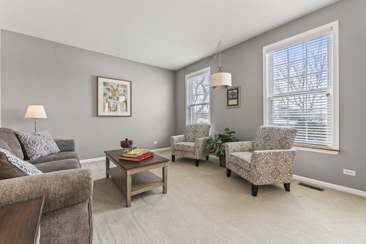 1575 Old Forge Road, Bartlett, IL 60103