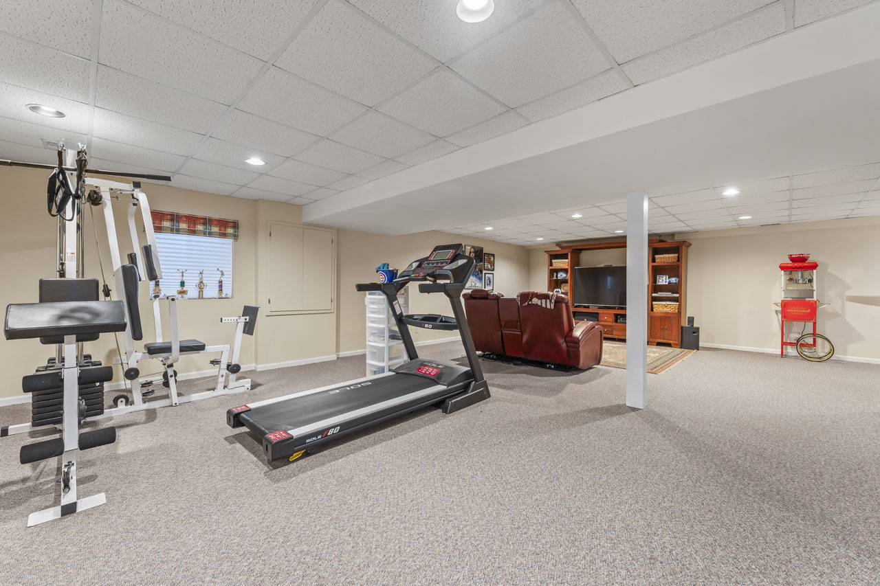 1575 Old Forge Road, Bartlett, IL 60103