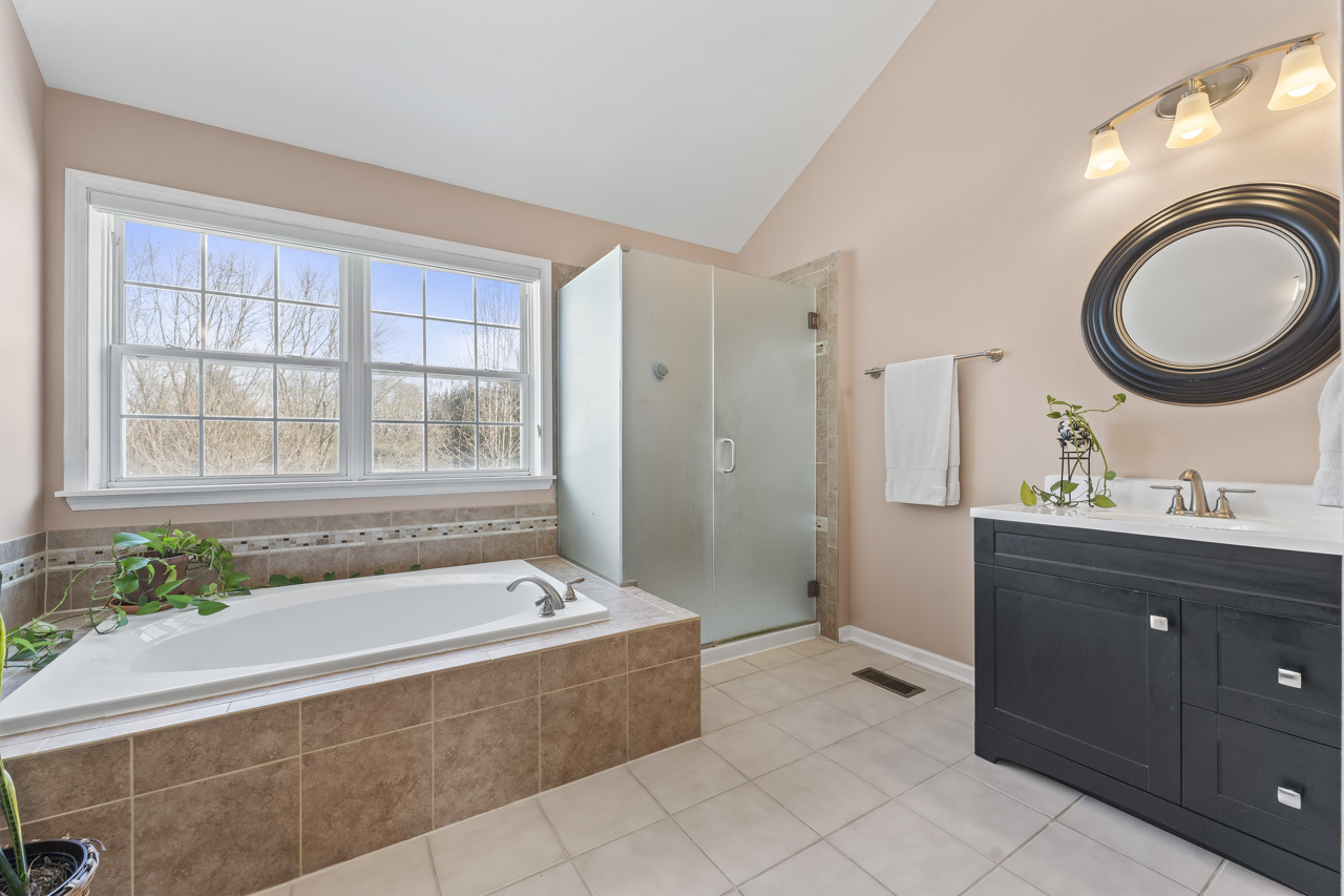 1575 Old Forge Road, Bartlett, IL 60103