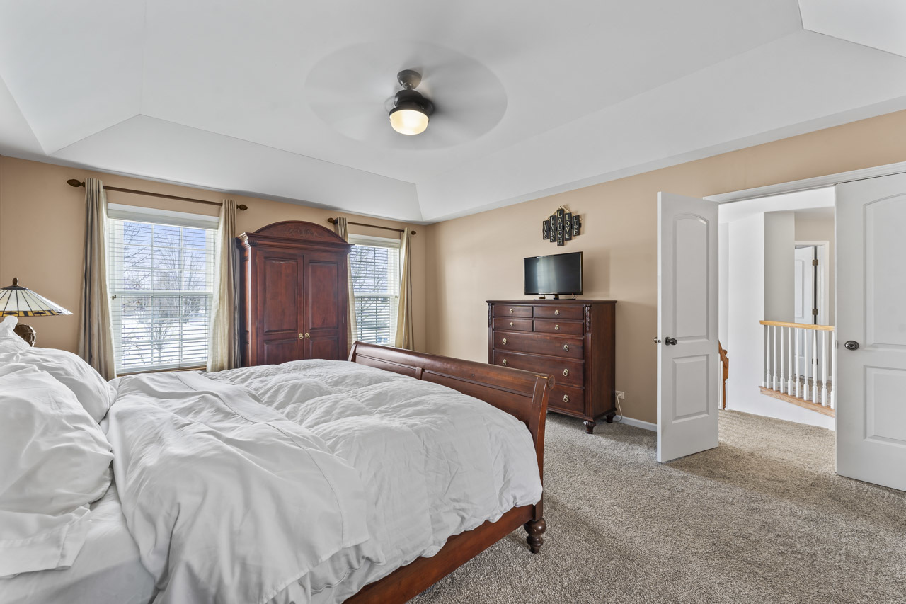 1575 Old Forge Road, Bartlett, IL 60103