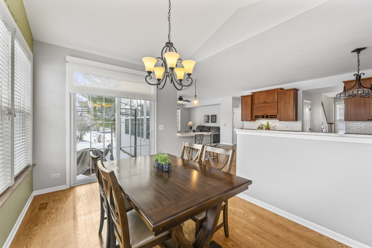 1575 Old Forge Road, Bartlett, IL 60103