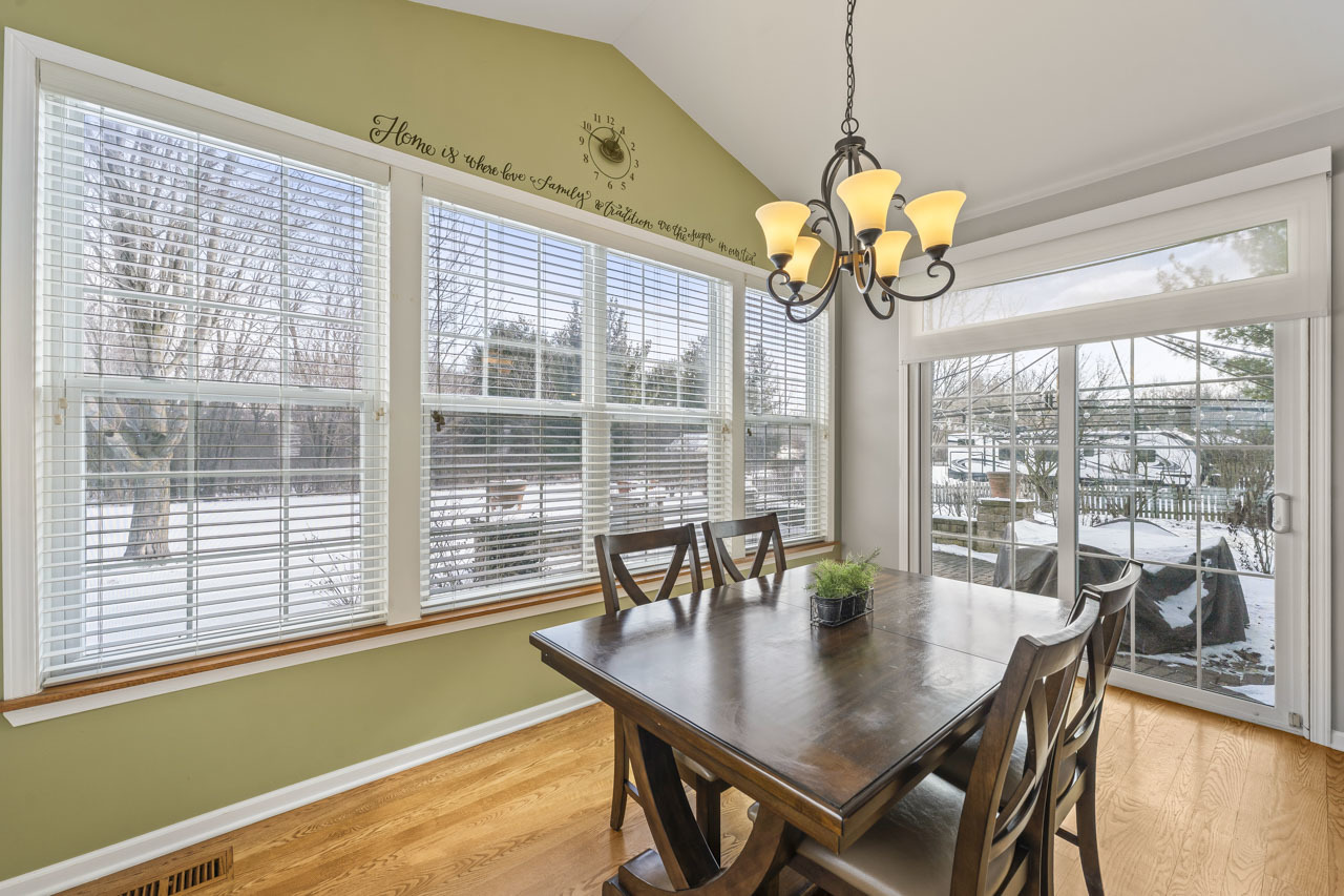 1575 Old Forge Road, Bartlett, IL 60103